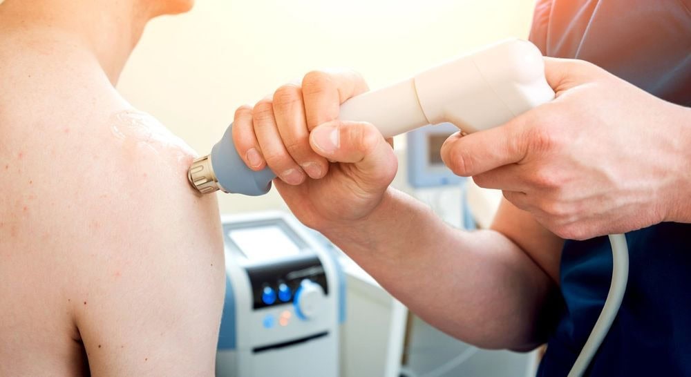 performing shockwave theraphy in the shoulder performing shockwave theraphy in the shoulder